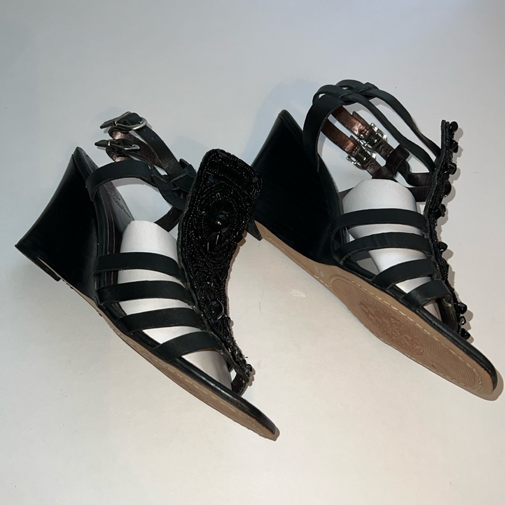 Like New!!  Vince Camuto “BEVY” Elegant Black Leather Wedge Sandals Size 8.5B